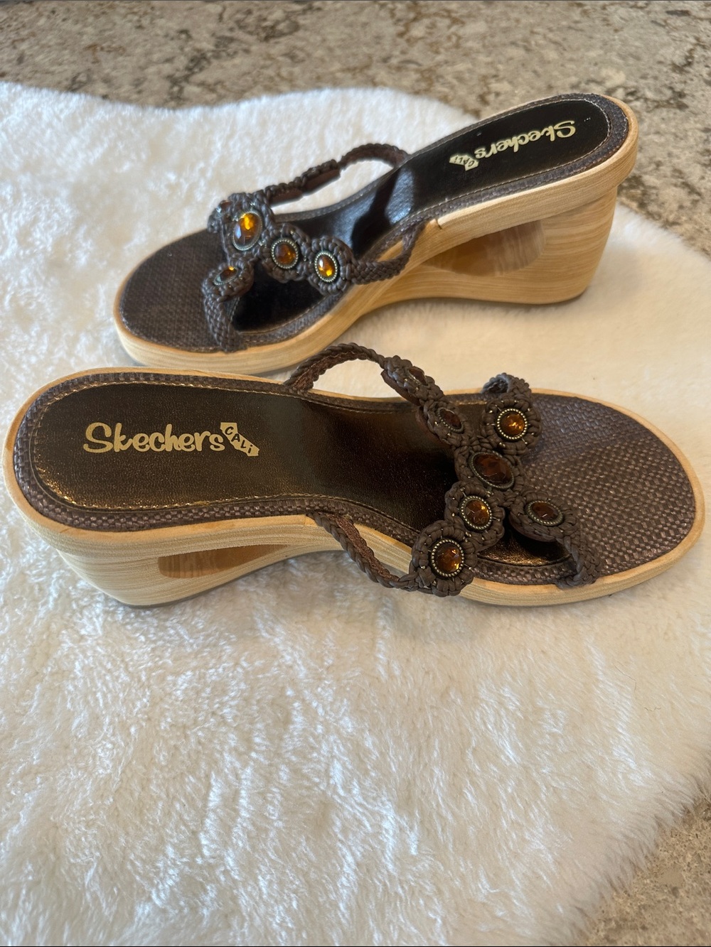 Nwot. Kali Skecher sandals - Picture 2 of 4